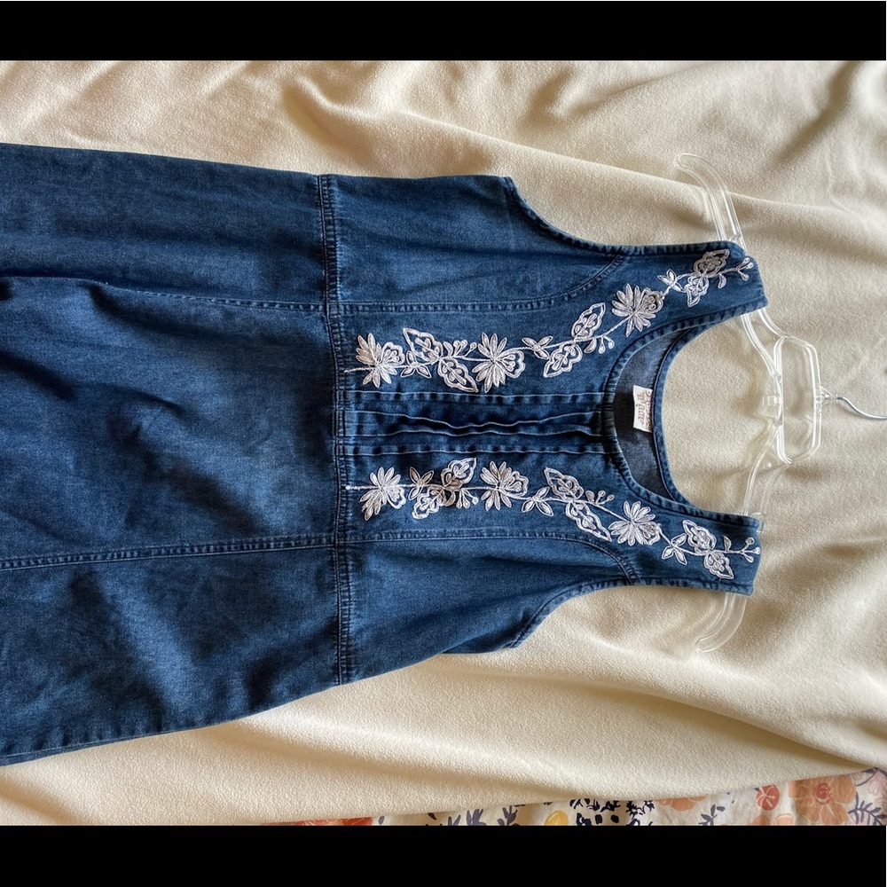 Vintage Denim Dress with Floral Embroidery!